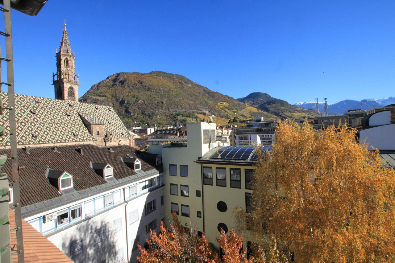 Ultimo piano panoramico con vista mozzafiato sulle Dolomiti rif. 21685