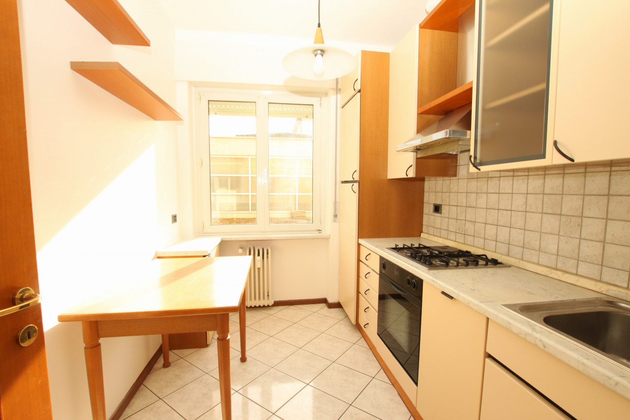 LUMINOSO TRILOCALE IN VIA RESIA rif. 21710